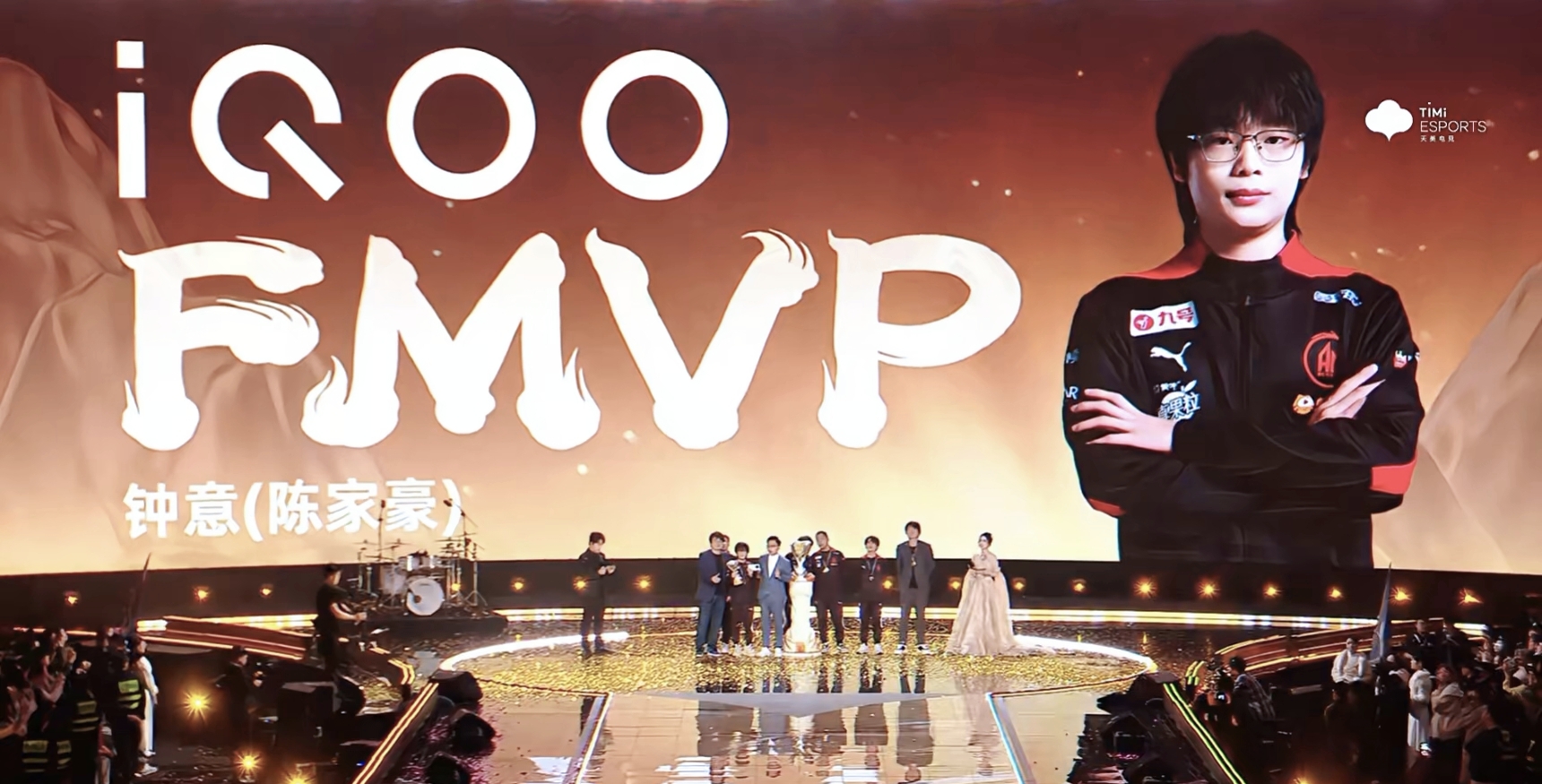 包含CLG碾压FLY,Xiaohu完成史诗逆转鏖战多局成都决赛之夜,强势挺进下一轮的词条 包含CLG碾压FLY,Xiaohu完成史诗逆转鏖战多局成都决赛之夜,强势挺进下一轮的词条