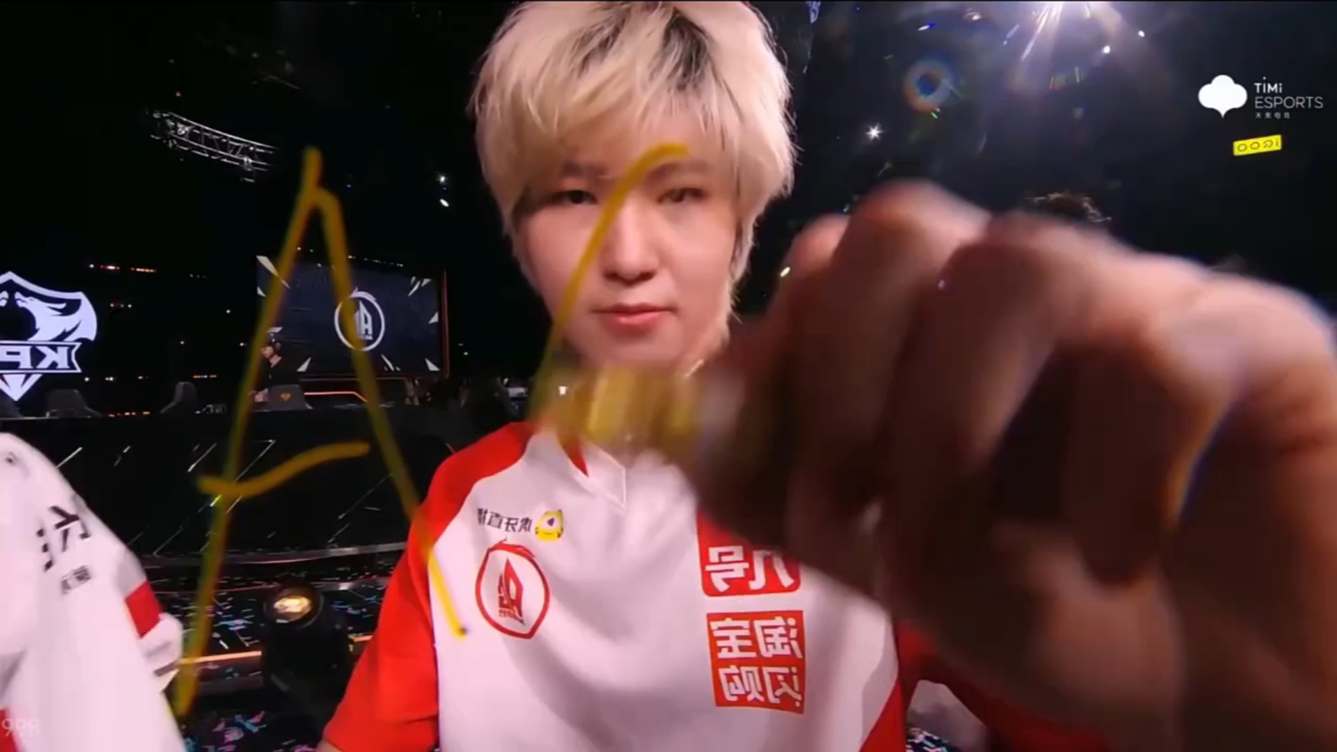 HLE翻盘DFM,BDD极限生还后反打宿命之战成都决赛之夜,锁定晋级资格的简单介绍 HLE翻盘DFM,BDD极限生还后反打宿命之战成都决赛之夜,锁定晋级资格的简单介绍