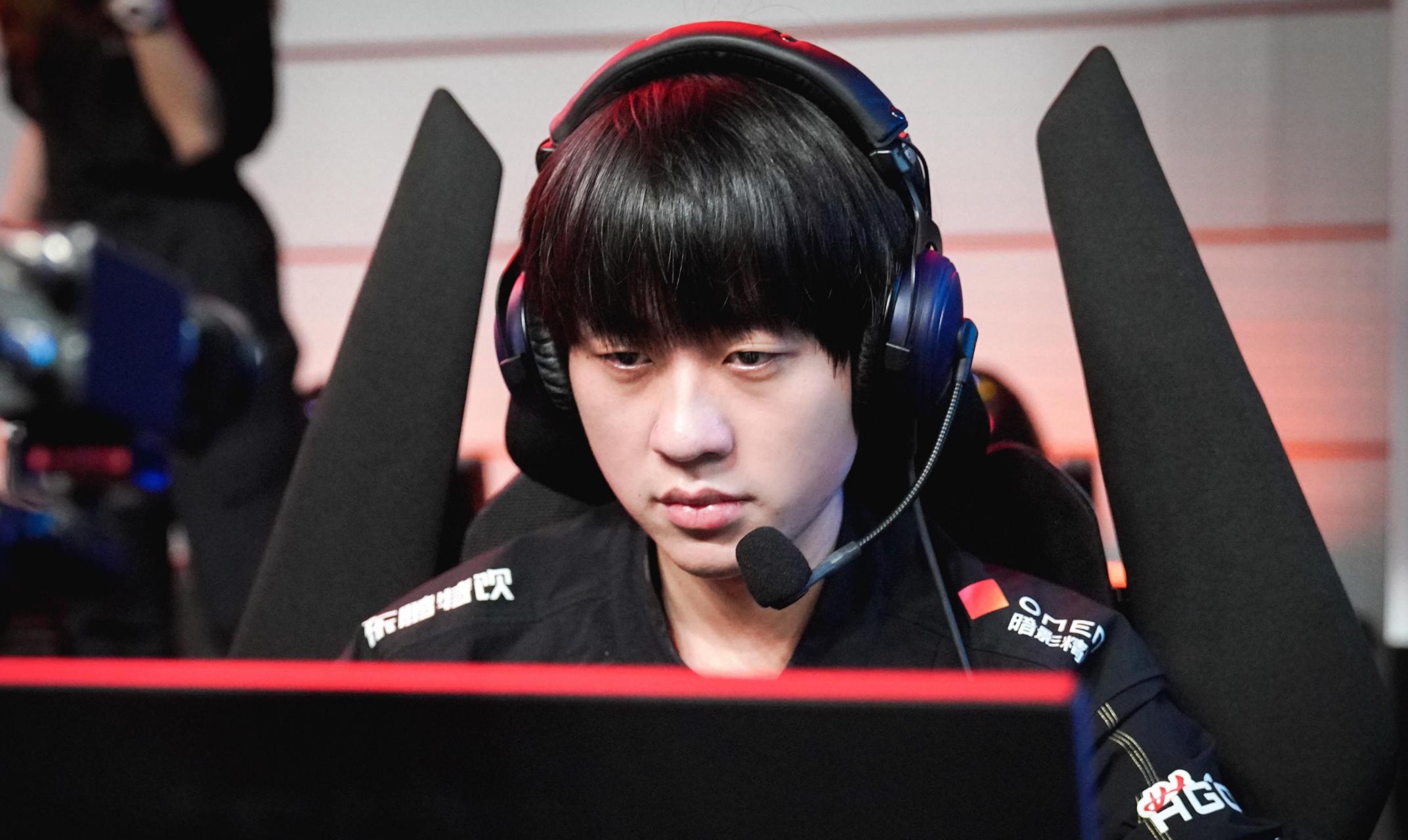 LGD血洗HLE，Ming极限生还后反打顶尖较量半决赛，锁定晋级资格