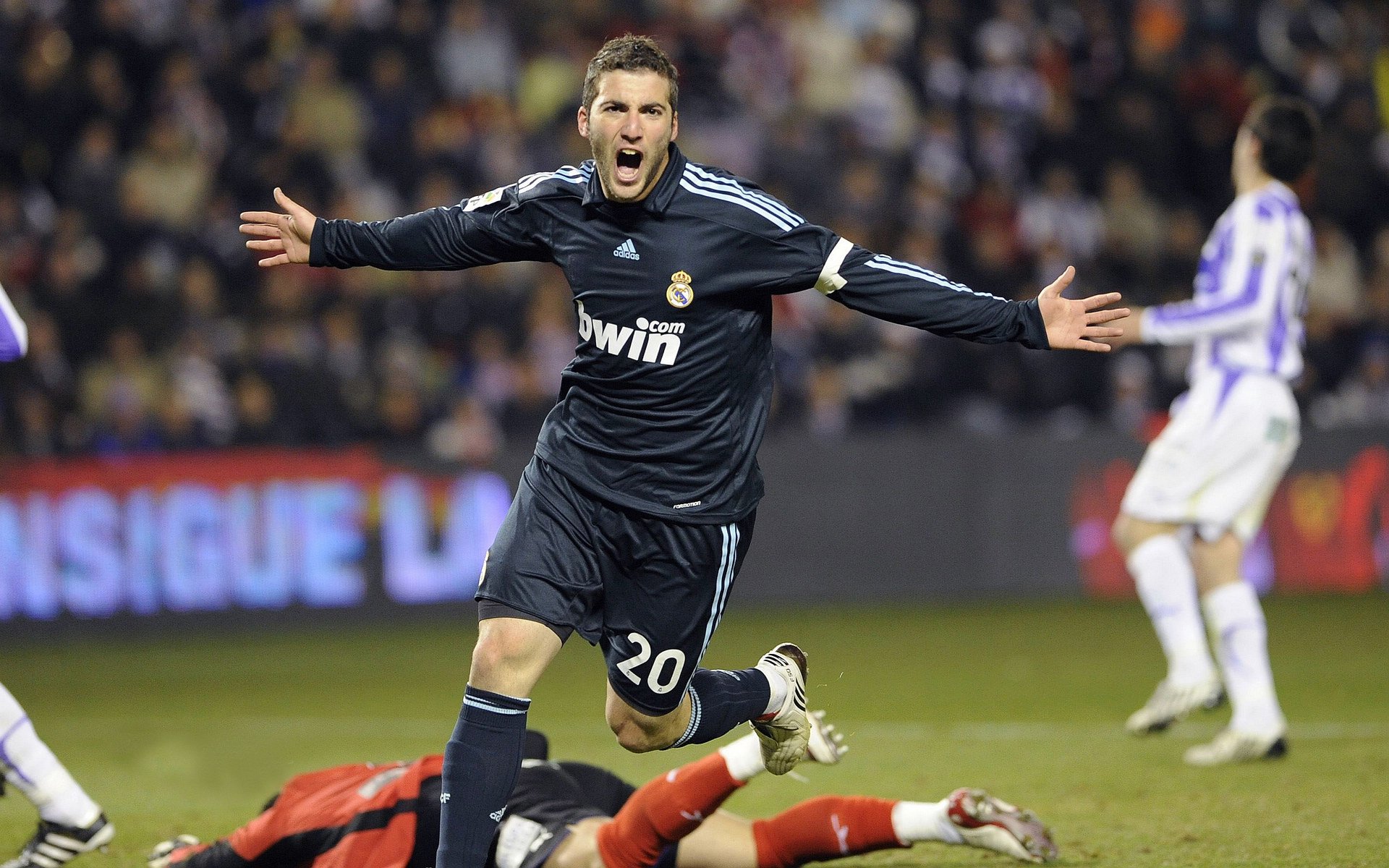 马竞铁血突围！德里赫特一锤定音，西蒙尼手握新定海神针